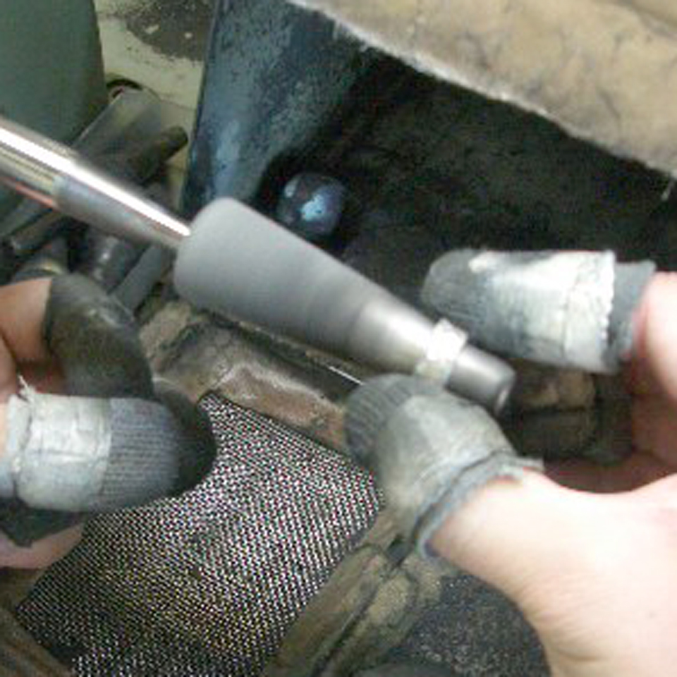 リングの内側の磨き作業