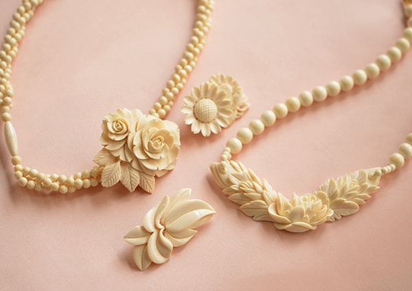 象牙製薔薇彫刻ビーズ